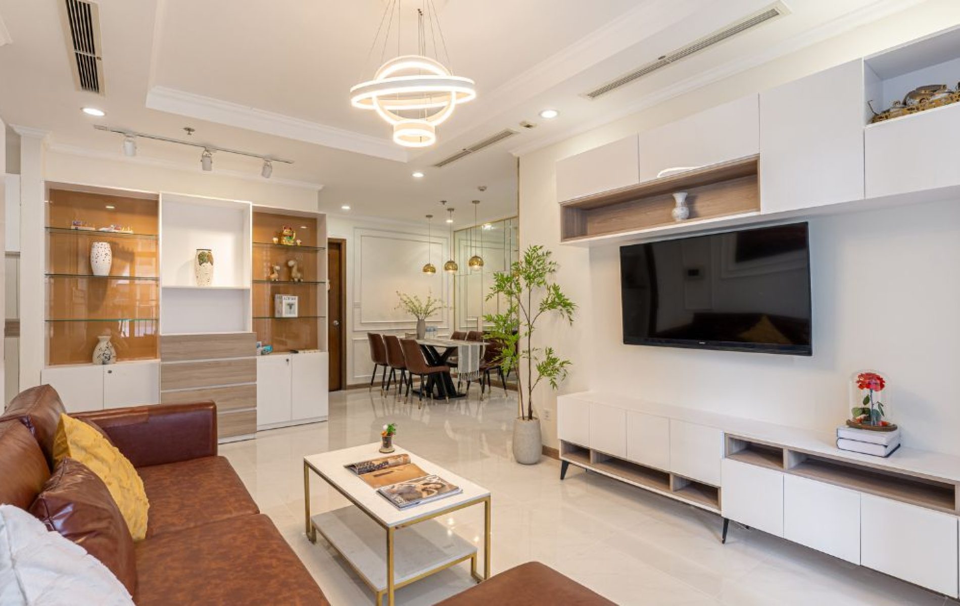 hinh phong khach can vinhome central park 3 phong ngu - ananbooking - airbnbvinhomes.com (3)