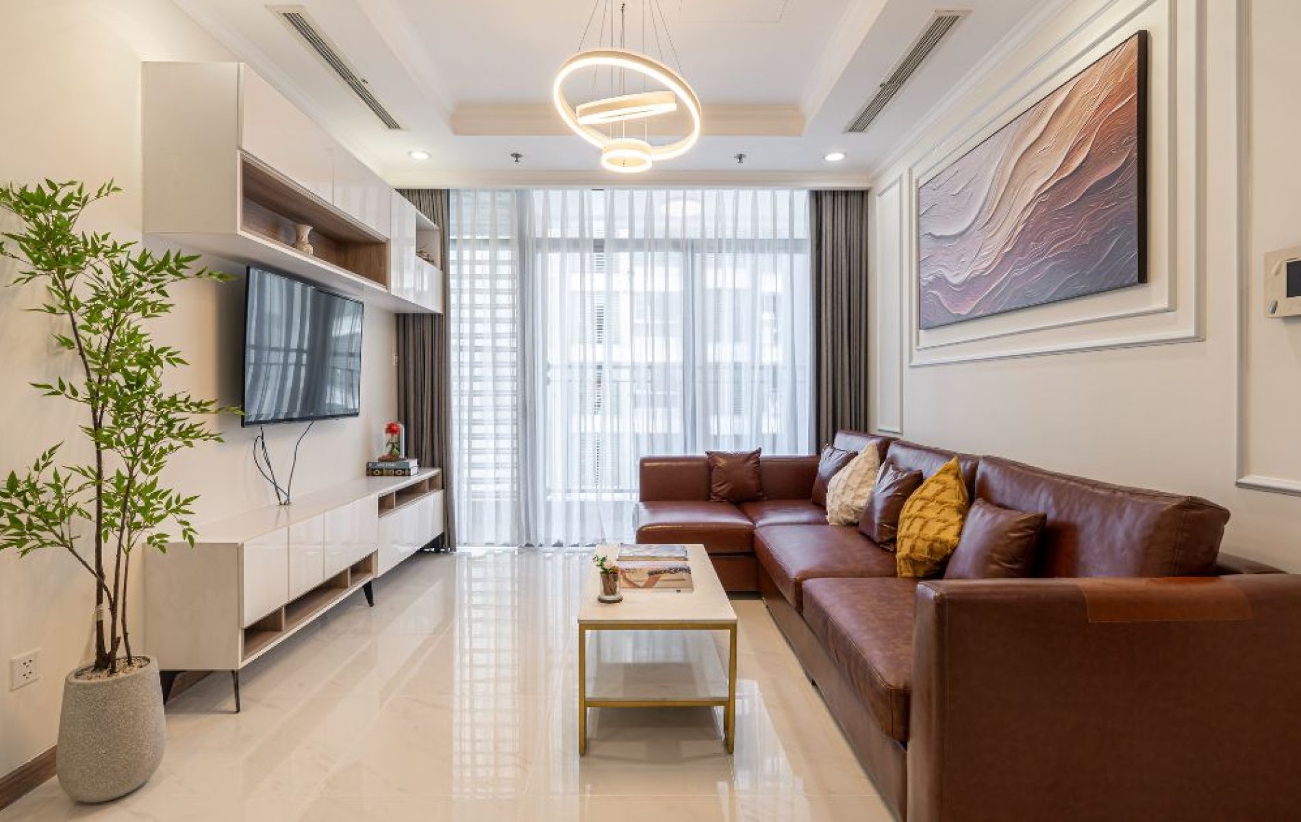 hinh phong khach can vinhome central park 3 phong ngu - ananbooking - airbnbvinhomes.com (5)