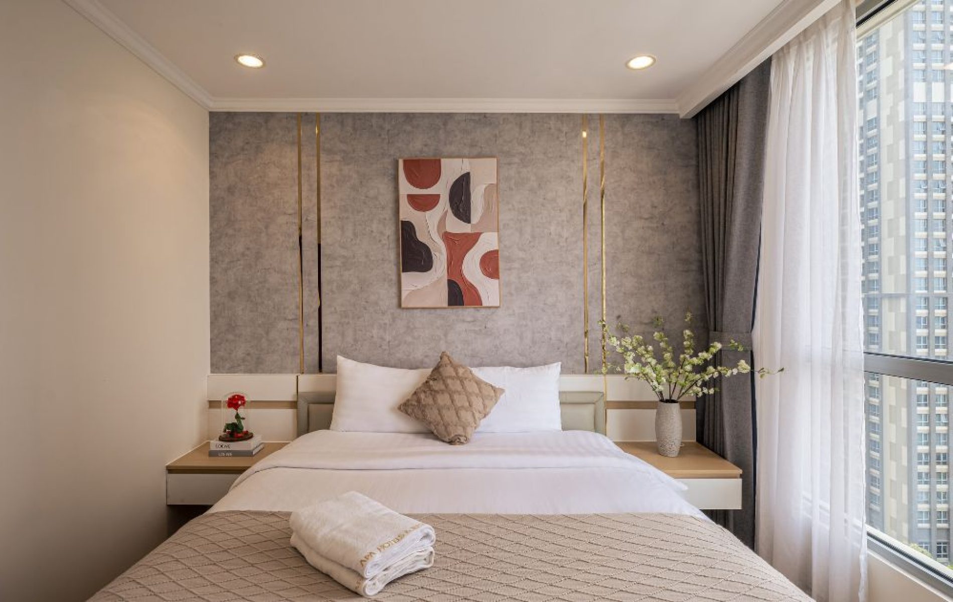 hinh phong ngu can vinhome central park 3 phong ngu - ananbooking - airbnbvinhomes.com